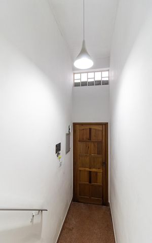Casa à venda com 280m², 1 quarto e 2 vagas Casa à venda com 280m², 1 quarto e 2 vagasEntrada