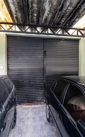 Casa à venda com 280m², 1 quarto e 2 vagas Casa à venda com 280m², 1 quarto e 2 vagasSalão