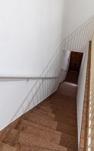 Casa à venda com 280m², 1 quarto e 2 vagas Casa à venda com 280m², 1 quarto e 2 vagasEntrada