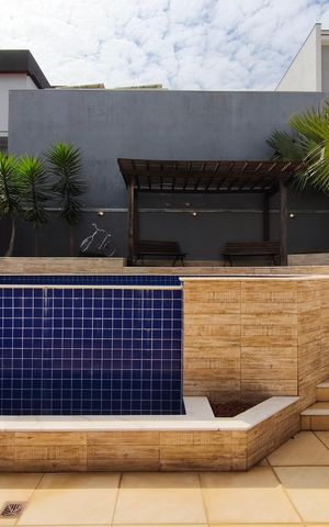 Casa de condomínio à venda com 250m², 3 quartos e 4 vagas Casa de condomínio à venda com 250m², 3 quartos e 4 vagasQuintal - Piscina