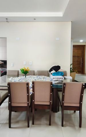 Casa de condomínio à venda com 250m², 3 quartos e 4 vagas Casa de condomínio à venda com 250m², 3 quartos e 4 vagasSala e Jantar