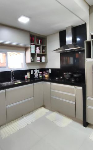 Casa de condomínio à venda com 250m², 3 quartos e 4 vagas Casa de condomínio à venda com 250m², 3 quartos e 4 vagasCozinha