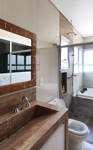 Casa de condomínio à venda com 250m², 3 quartos e 4 vagas Casa de condomínio à venda com 250m², 3 quartos e 4 vagasBanheiro Suíte 3