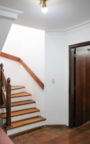Casa à venda com 325m², 3 quartos e 3 vagasSala da suíte 1