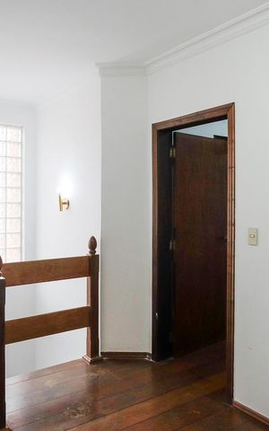 Casa à venda com 325m², 3 quartos e 3 vagasSala das suítes 2 e 3