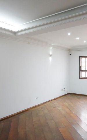 Casa à venda com 325m², 3 quartos e 3 vagasSala