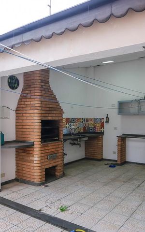Casa à venda com 325m², 3 quartos e 3 vagasQuintal