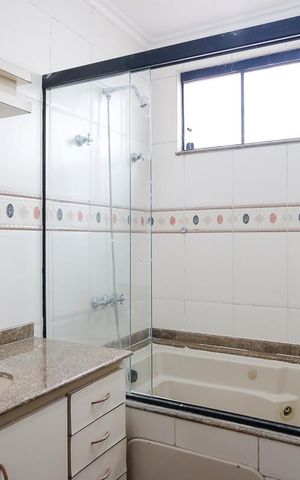Casa à venda com 325m², 3 quartos e 3 vagasBanheiro da suíte 3