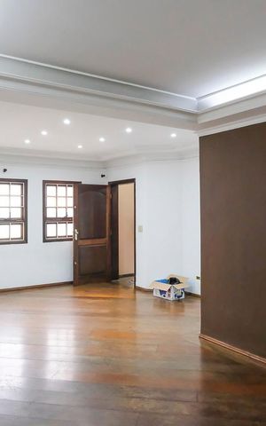 Casa à venda com 325m², 3 quartos e 3 vagasSala