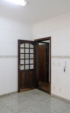 Casa à venda com 325m², 3 quartos e 3 vagasCozinha