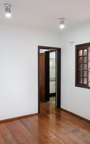 Casa à venda com 325m², 3 quartos e 3 vagasSuíte 3
