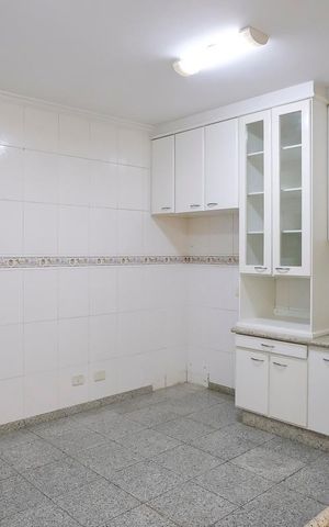 Casa à venda com 325m², 3 quartos e 3 vagasCozinha