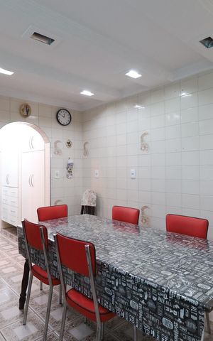 Casa à venda com 173m², 3 quartos e 2 vagas Casa à venda com 173m², 3 quartos e 2 vagasCozinha
