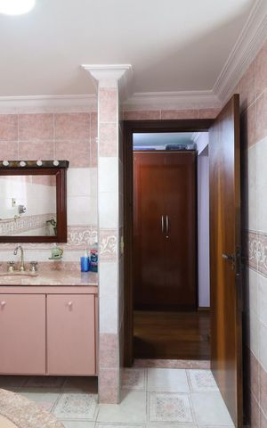 Casa à venda com 173m², 3 quartos e 2 vagas Casa à venda com 173m², 3 quartos e 2 vagasBanheiro da Suíte