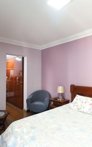 Casa à venda com 173m², 3 quartos e 2 vagas Casa à venda com 173m², 3 quartos e 2 vagasSuíte