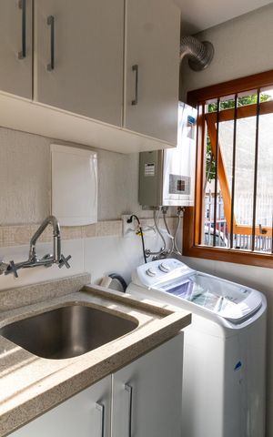 Casa à venda com 141m², 3 quartos e 1 vaga Casa à venda com 141m², 3 quartos e 1 vagaÁrea de Serviço