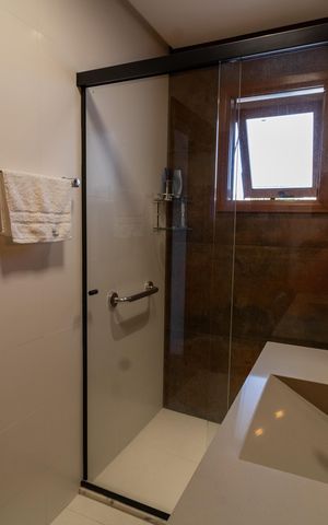 Casa à venda com 141m², 3 quartos e 1 vaga Casa à venda com 141m², 3 quartos e 1 vagaBanheiro da Suíte 1