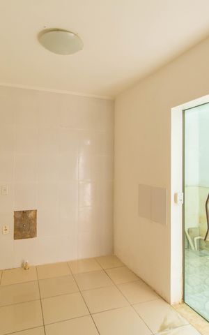 Casa à venda com 100m², 2 quartos e 2 vagas Casa à venda com 100m², 2 quartos e 2 vagasCozinha