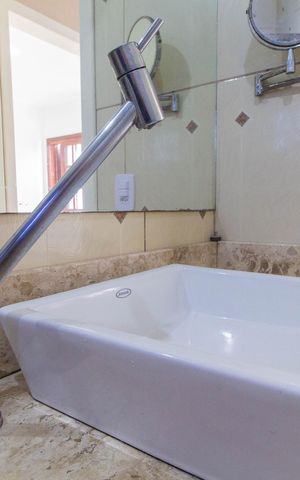 Casa à venda com 100m², 2 quartos e 2 vagas Casa à venda com 100m², 2 quartos e 2 vagasBanheiro