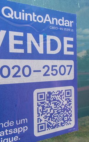 Casa à venda com 100m², 2 quartos e 2 vagas Casa à venda com 100m², 2 quartos e 2 vagasPlaquinha