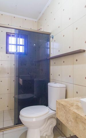 Casa à venda com 100m², 2 quartos e 2 vagas Casa à venda com 100m², 2 quartos e 2 vagasBanheiro