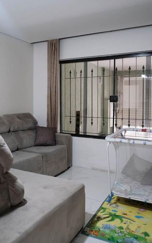 Casa à venda com 140m², 3 quartos e 4 vagasSala