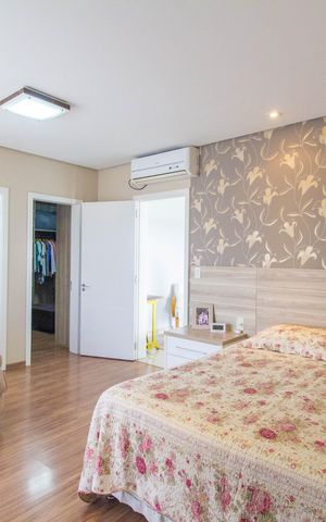 Casa à venda com 300m², 3 quartos e 3 vagas Casa à venda com 300m², 3 quartos e 3 vagasSuíte