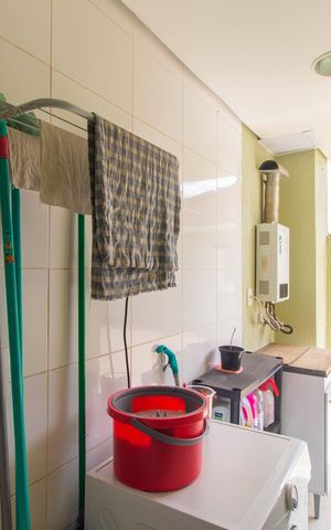 Casa à venda com 300m², 3 quartos e 3 vagas Casa à venda com 300m², 3 quartos e 3 vagasÁrea de Serviço