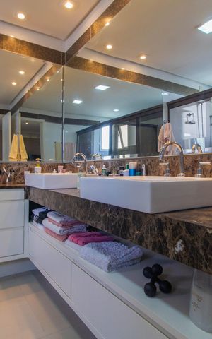 Casa à venda com 300m², 3 quartos e 3 vagas Casa à venda com 300m², 3 quartos e 3 vagasBanheiro da Suíte