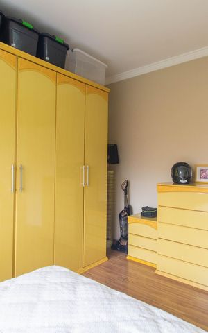 Casa à venda com 300m², 3 quartos e 3 vagas Casa à venda com 300m², 3 quartos e 3 vagasQuarto 1