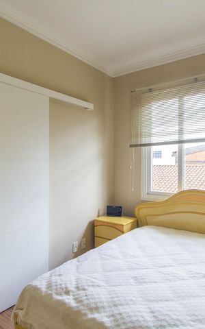 Casa à venda com 300m², 3 quartos e 3 vagas Casa à venda com 300m², 3 quartos e 3 vagasQuarto 1