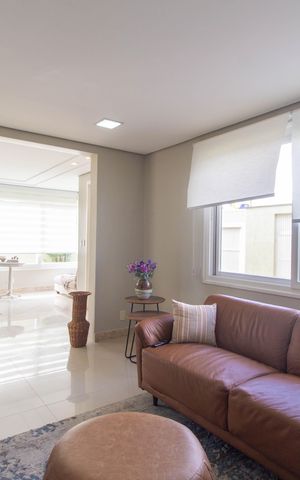 Casa à venda com 300m², 3 quartos e 3 vagas Casa à venda com 300m², 3 quartos e 3 vagasSala 1