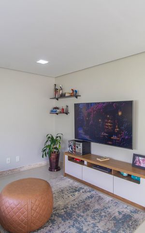 Casa à venda com 300m², 3 quartos e 3 vagas Casa à venda com 300m², 3 quartos e 3 vagasSala 1