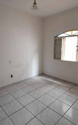 Casa à venda com 200m², 3 quartos e 3 vagasSuíte