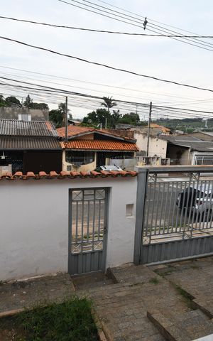 Casa à venda com 200m², 3 quartos e 3 vagasSala - Vista
