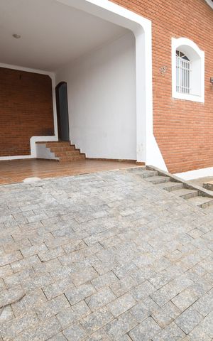 Casa à venda com 200m², 3 quartos e 3 vagasGaragem