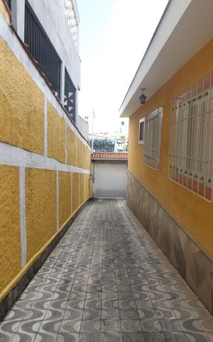 Casa à venda com 173m², 3 quartos e 6 vagasQuintal