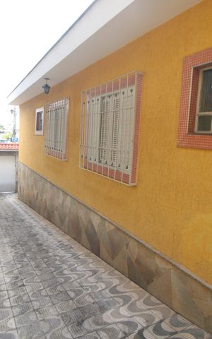 Casa à venda com 173m², 3 quartos e 6 vagasQuintal