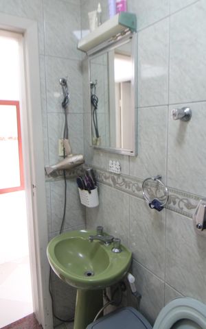 Casa à venda com 173m², 3 quartos e 6 vagasBanheiro 2