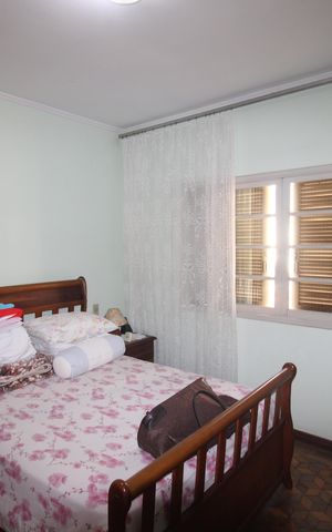 Casa à venda com 173m², 3 quartos e 6 vagasQuarto 2