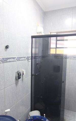 Casa à venda com 173m², 3 quartos e 6 vagasBanheiro