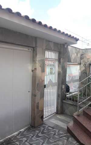 Casa à venda com 173m², 3 quartos e 6 vagasQuintal