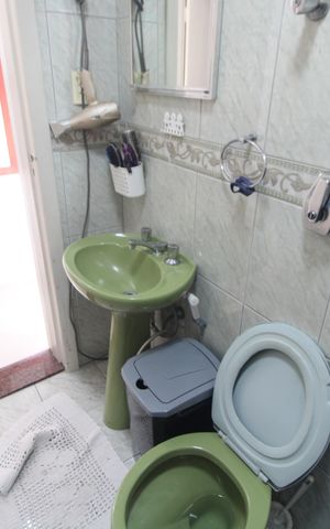 Casa à venda com 173m², 3 quartos e 6 vagasBanheiro 2