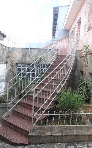 Casa à venda com 173m², 3 quartos e 6 vagasQuintal
