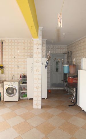 Casa à venda com 173m², 3 quartos e 6 vagasÁrea de Serviço