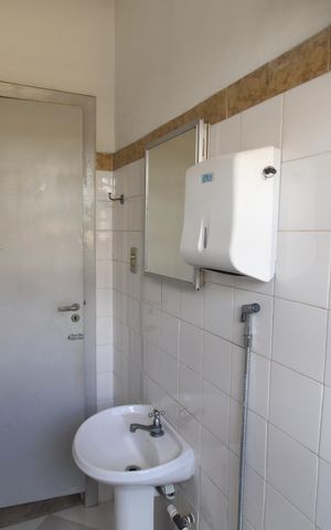 Casa à venda com 173m², 3 quartos e 6 vagasQuarto 4 - Banheiro