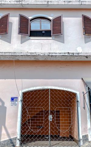 Casa à venda com 200m², 4 quartos e 1 vagaFachada - Plaquinha