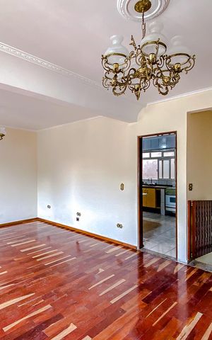 Casa à venda com 260m², 4 quartos e 1 vagaSala
