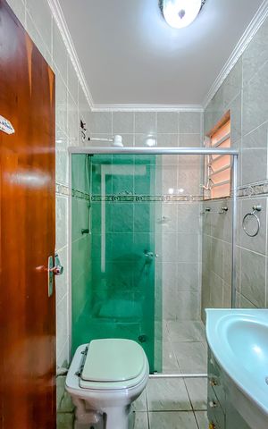 Casa à venda com 260m², 4 quartos e 1 vagaBanheiro