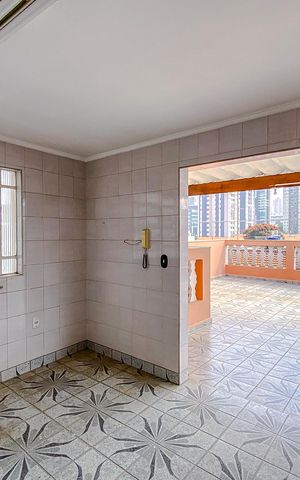 Casa à venda com 260m², 4 quartos e 1 vagaÁrea de Serviço